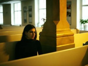 Comment s’habiller lorsqu’on va à l’église